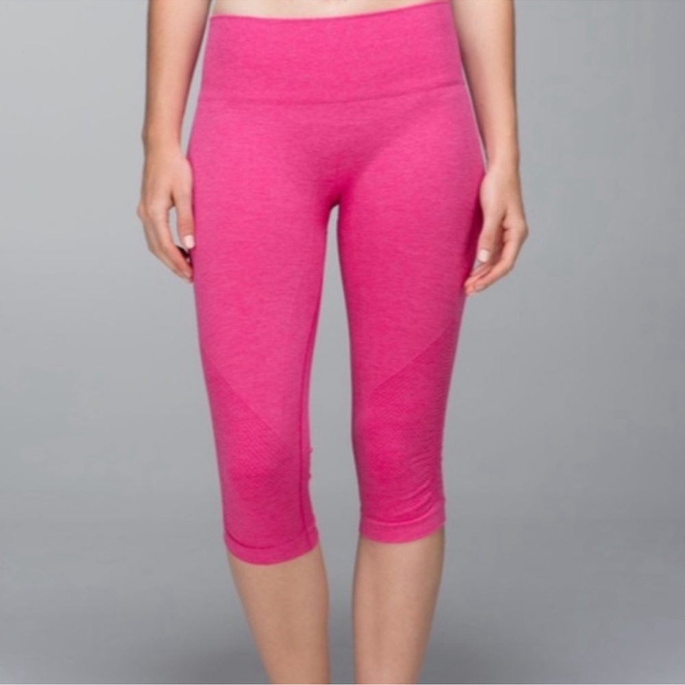 Lululemon In The Flow Crop Size 8 Heathered Jewelled Magenta
